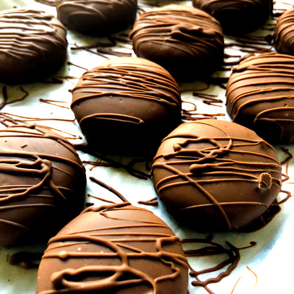 Catering chocolates oreoa on a tray